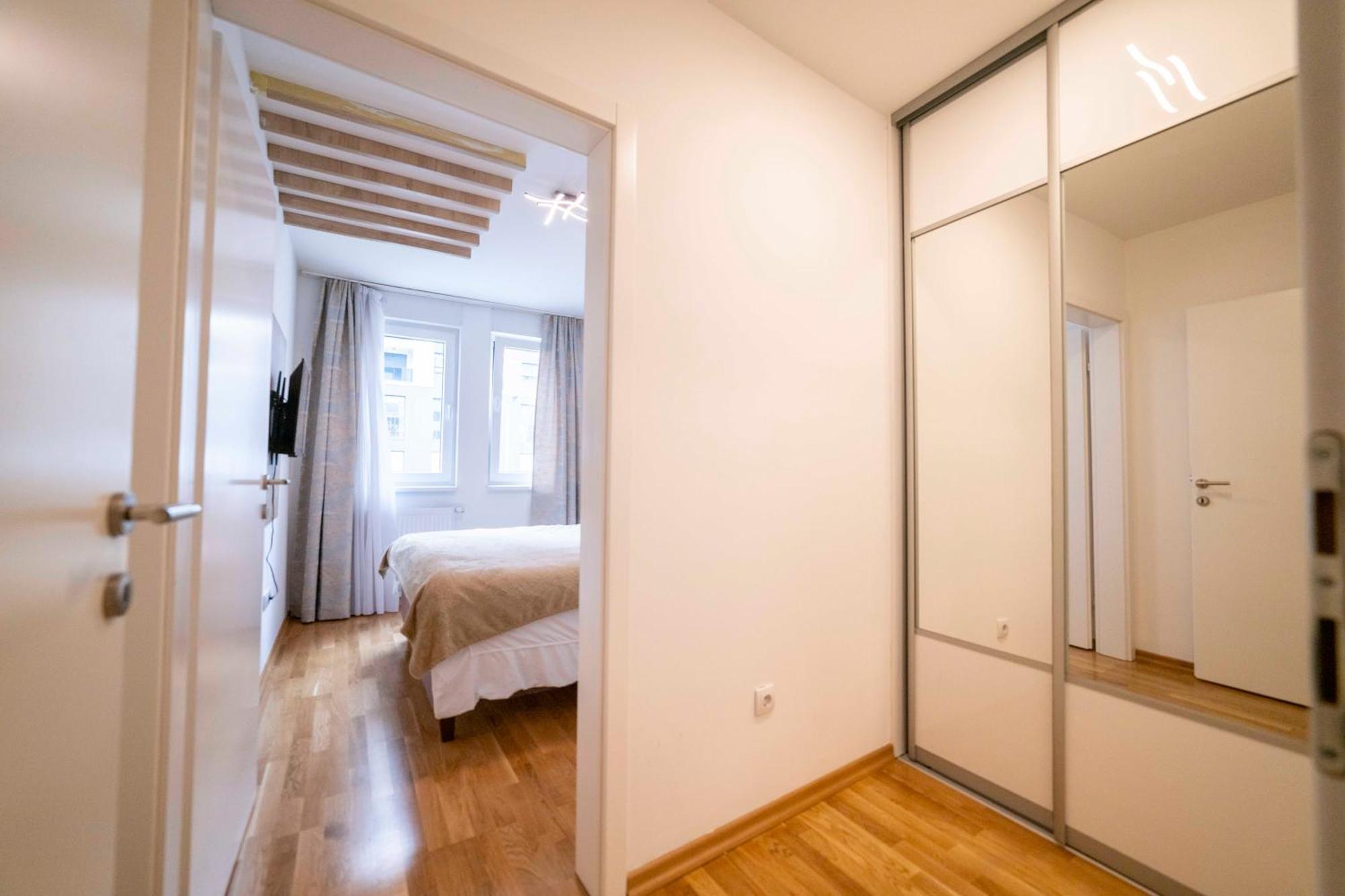 Apartment 5 Star Lukavica ภายนอก รูปภาพ