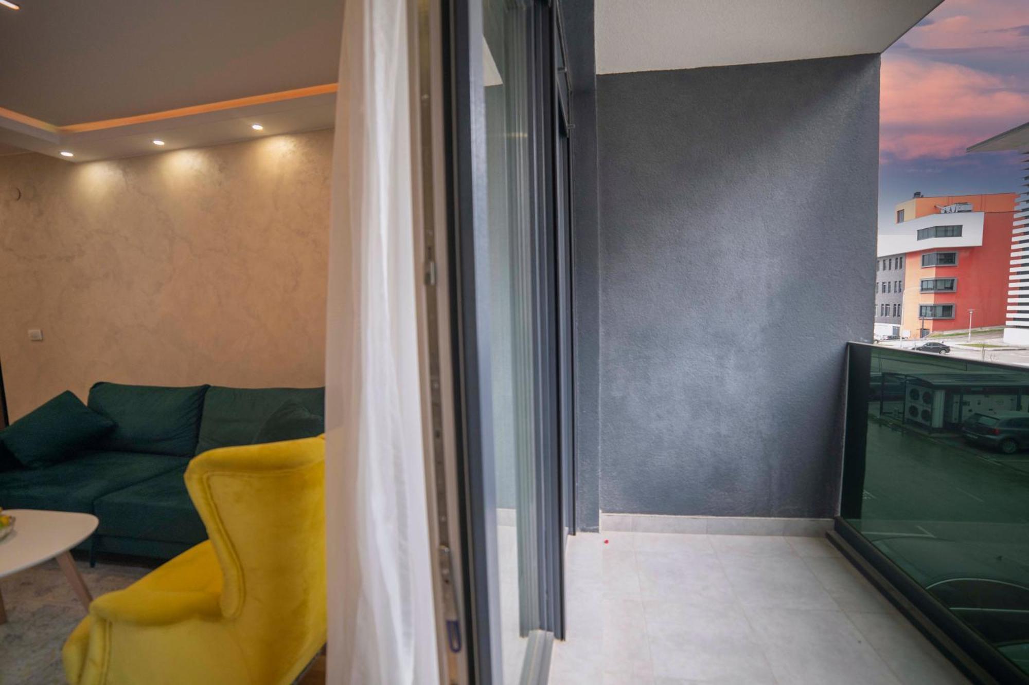 Apartment 5 Star Lukavica ภายนอก รูปภาพ