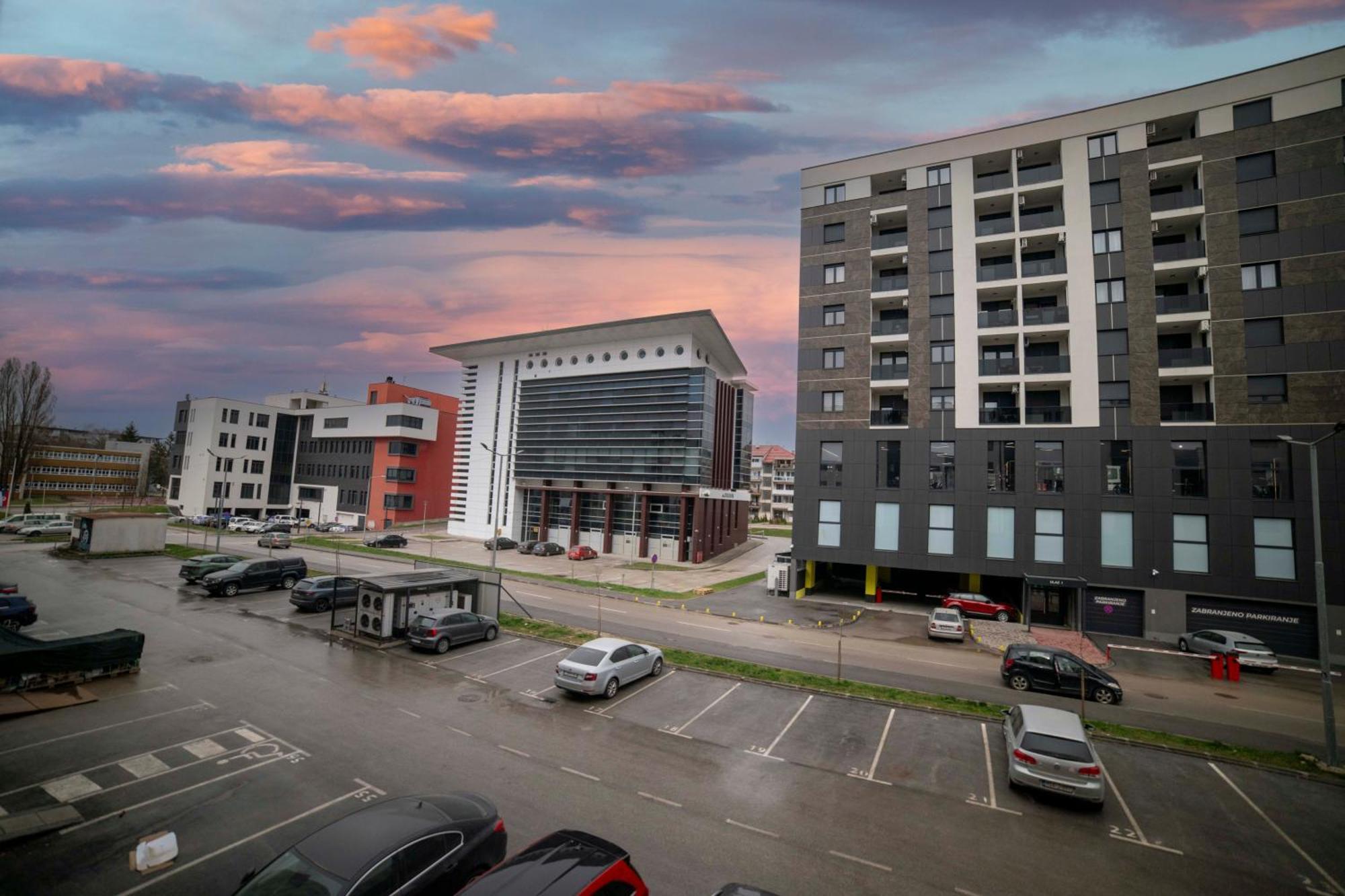 Apartment 5 Star Lukavica ภายนอก รูปภาพ