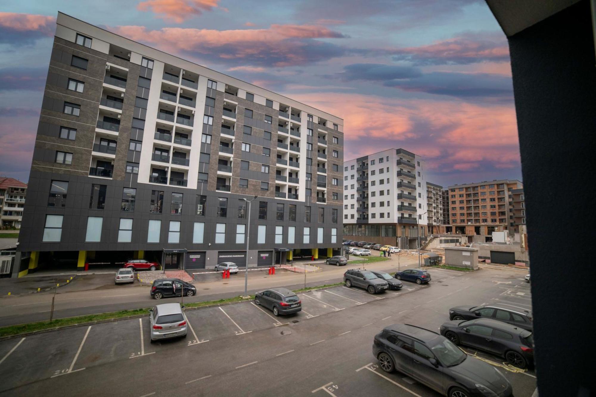 Apartment 5 Star Lukavica ภายนอก รูปภาพ