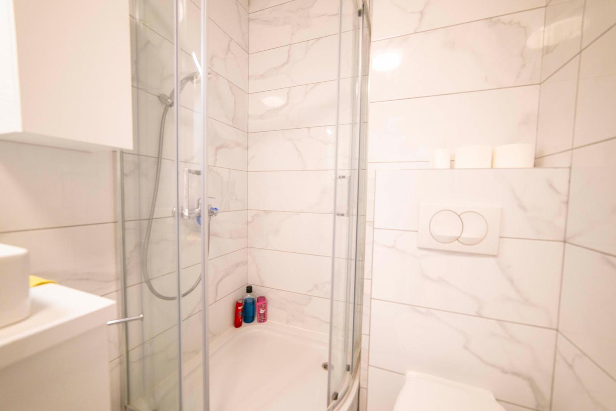 Apartment 5 Star Lukavica ภายนอก รูปภาพ